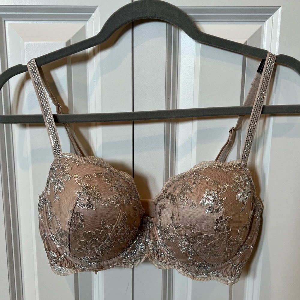 NWT- Victoria’s Secret Dream Angel’s Lined Demi Bra, metallic lace & rhinestones